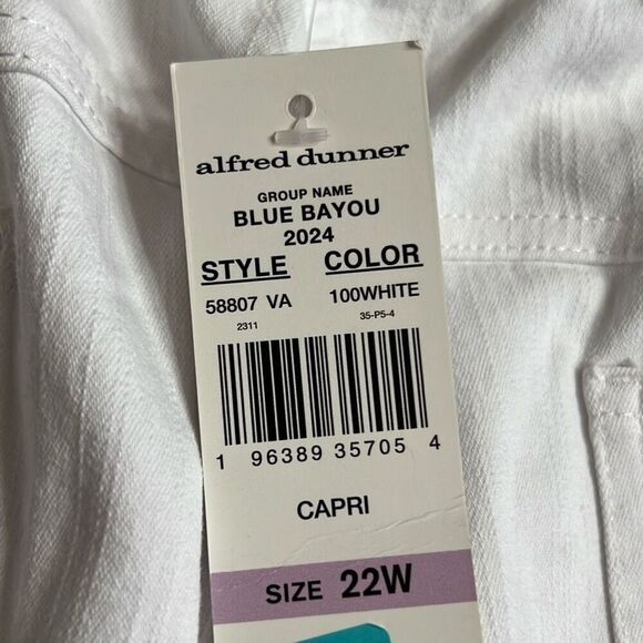 ALFRED DUNNER Capri Pants 22W White Slimming Stretch Blue Bayou Mid Rise Plus - Picture 15 of 15